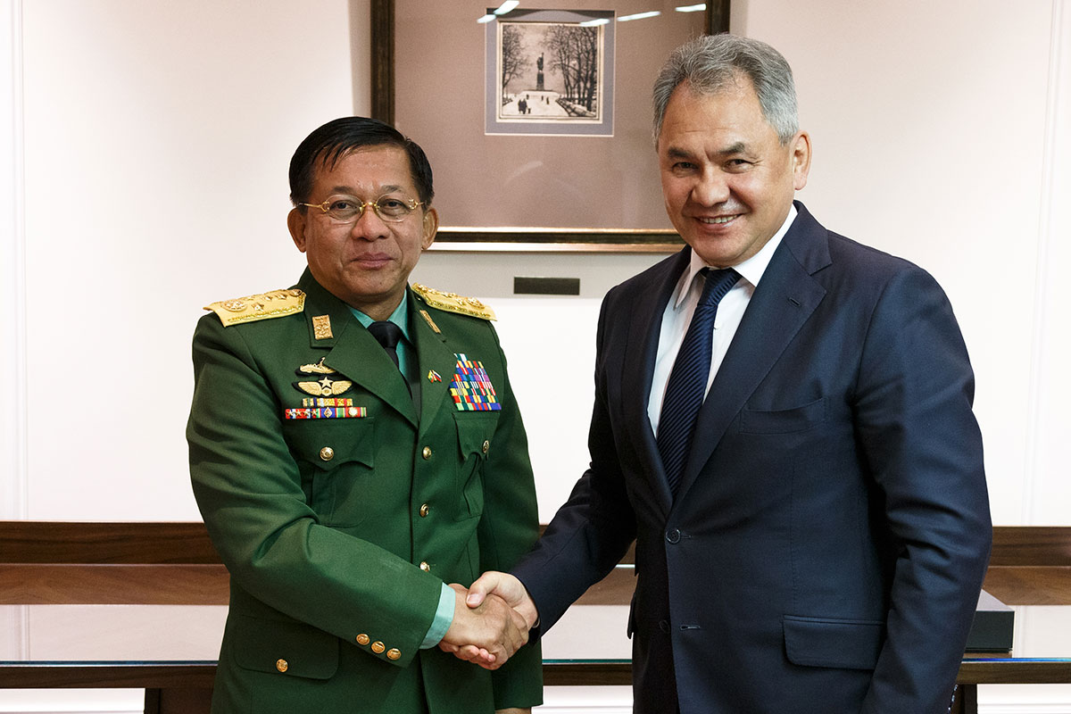 Sergey Shoigu and Min Aung Hlaing shaking hands